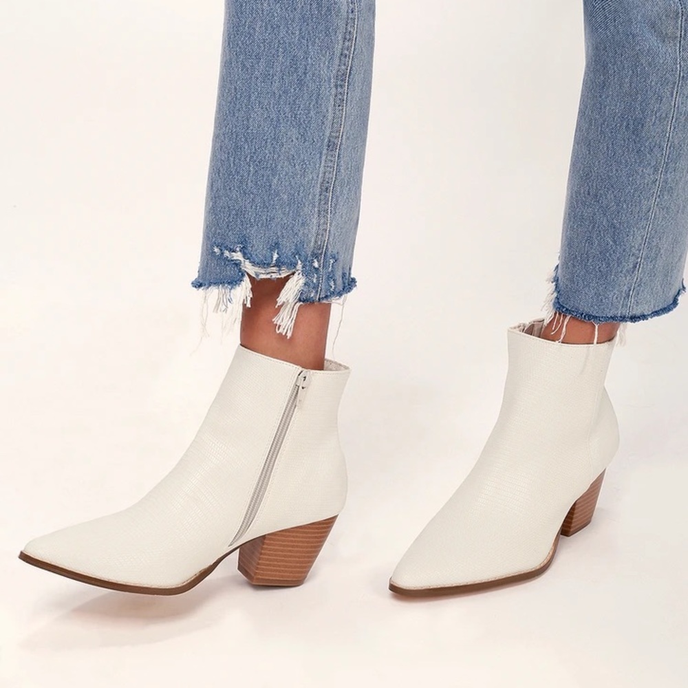 NWOB Lulus x Matisse Spirit Ivory Snake Pointed Toe Ankle Booties 8.5